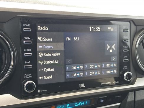 Used 2023 Toyota Tacoma Limited image 24