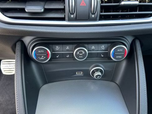 Used 2023 Alfa Romeo Stelvio Veloce AWD/4WD image 21