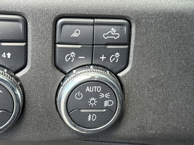 Used 2025 GMC Sierra 1500 SLT AWD/4WD image 31