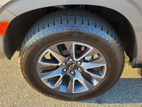 Used 2022 Chevrolet Tahoe Z71 w/ Luxury Package image 23