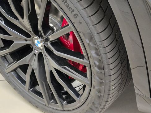 Used 2025 BMW X5 sDrive40i w/ M Sport Package RWD image 14