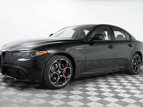 New 2025 Alfa Romeo Giulia Veloce w/ Veloce Package Rwd image 4