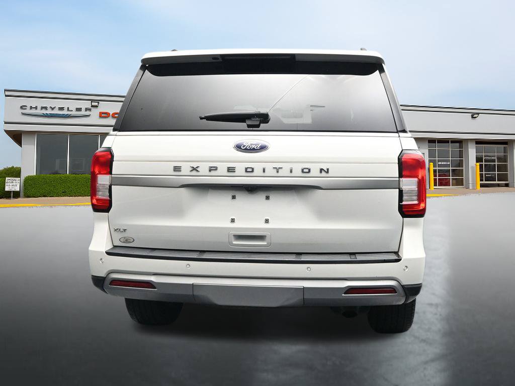 Used 2023 Ford Expedition XLT AWD/4WD image 4