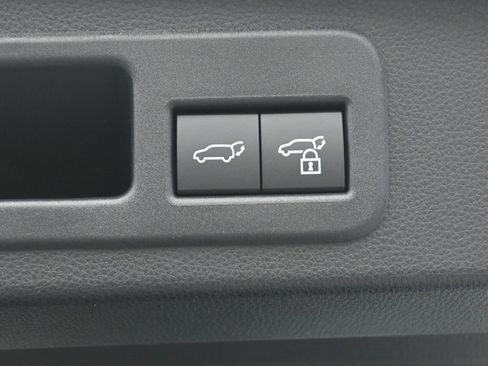 Certified 2025 Toyota 4Runner TRD Off-Road Premium image 37