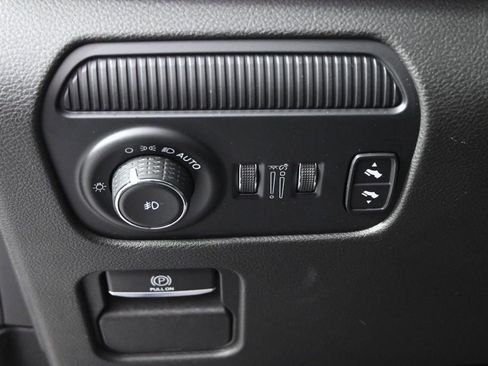 Used 2023 Jeep Wagoneer L Series II image 25