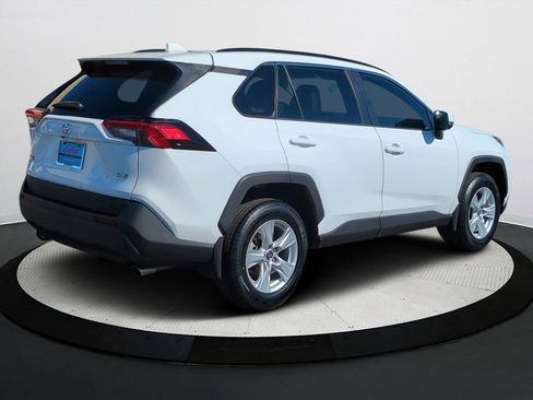 Used 2021 Toyota RAV4 XLE image 4