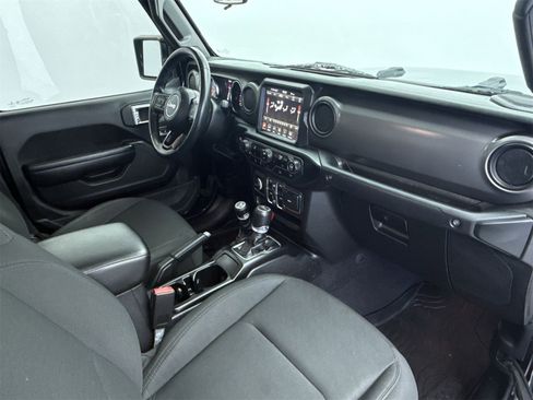 Used 2021 Jeep Gladiator Willys image 15