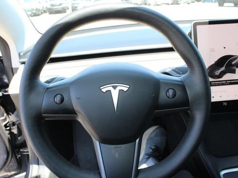 Used 2023 Tesla Model 3 Standard Range RWD image 15