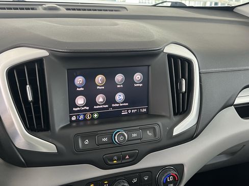 Used 2023 GMC Terrain SLE w/ Driver Convenience Package image 7