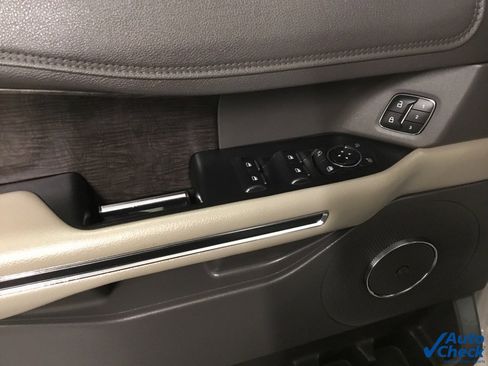 Used 2019 Ford Expedition Limited w/ Equipment Group 301A image 15