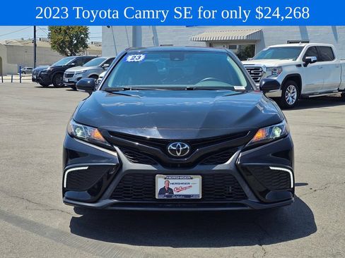 Used 2023 Toyota Camry SE w/ Convenience Package FWD image 3