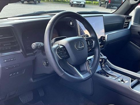 Used 2024 Lexus GX 550 w/ Accessory Package (2T) AWD/4WD image 8