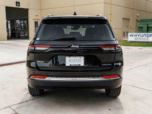 Used 2023 Jeep Grand Cherokee Limited image 5