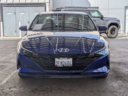 Used 2023 Hyundai Elantra SEL w/ Convenience Package image 2