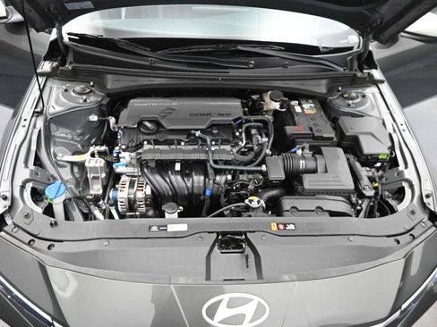 New 2026 Hyundai Elantra SE FWD image 24