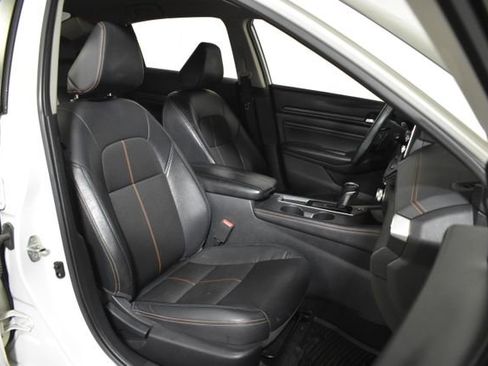 Used 2019 Nissan Altima 2.5 SR FWD image 32