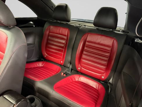 Used 2012 Volkswagen Beetle 2.0T FWD image 21