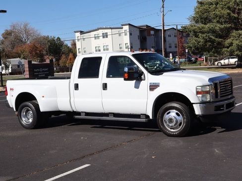 Used 2009 Ford F350 Lariat image 2