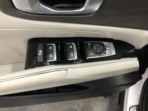 Certified 2024 Kia Sorento SX image 19