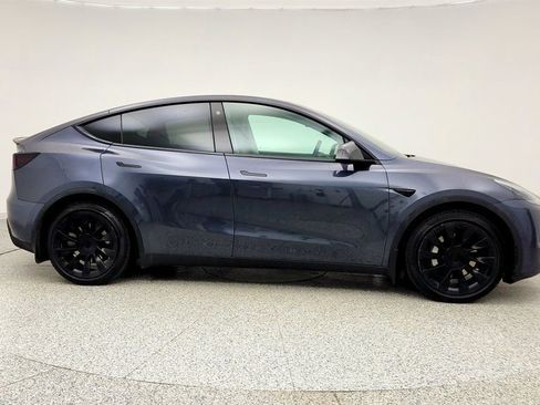 Used 2021 Tesla Model Y Long Range image 4