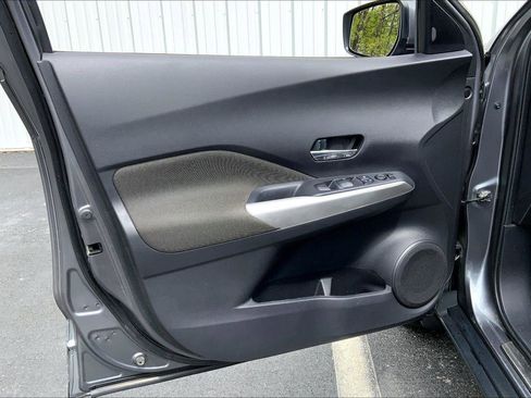 Used 2018 Nissan Kicks SV image 20