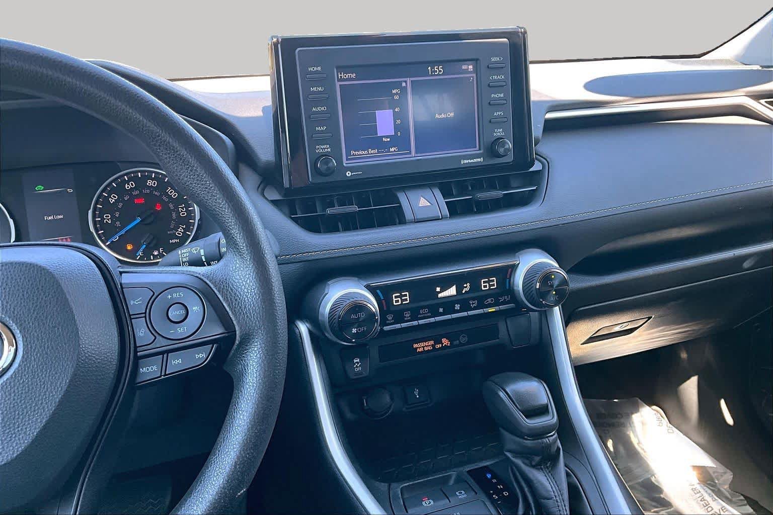 Used 2022 Toyota RAV4 XLE AWD/4WD image 6