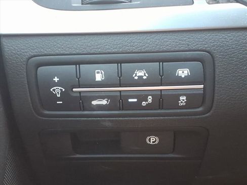 Used 2018 Genesis G80 3.3T Sport image 12