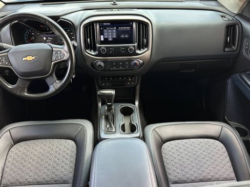 Used 2021 Chevrolet Colorado Z71 AWD/4WD image 13