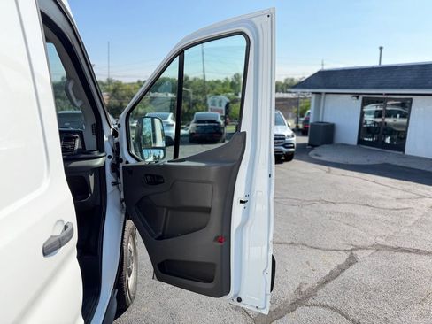 Used 2024 Ford Transit 250 148 High Roof RWD image 27