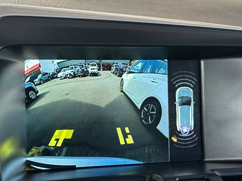 Used 2016 Volvo XC60 T5 Premier w/ Proximity Package FWD image 21
