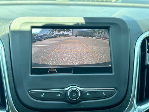 Used 2022 Chevrolet Equinox LT FWD image 23
