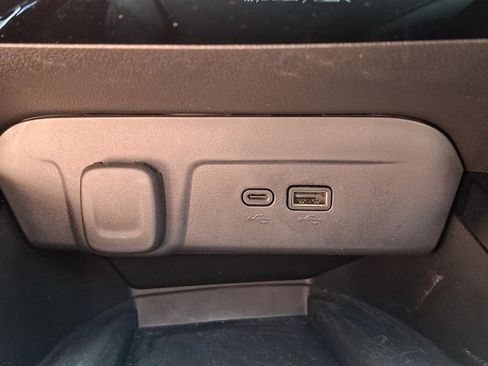 Used 2025 Chevrolet Trax ACTIV w/ Sunroof Package FWD image 24