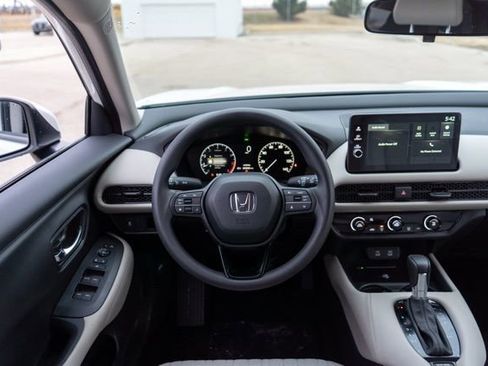 New 2026 Honda HR-V LX image 14