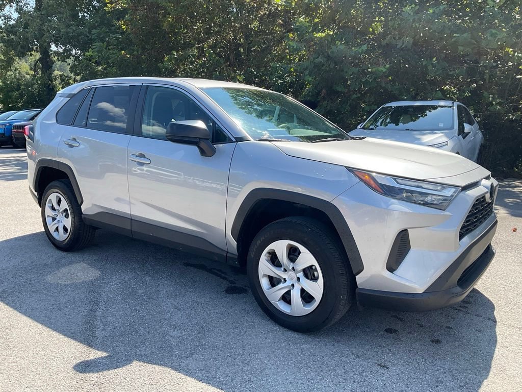 Used 2025 Toyota RAV4 LE FWD image 7