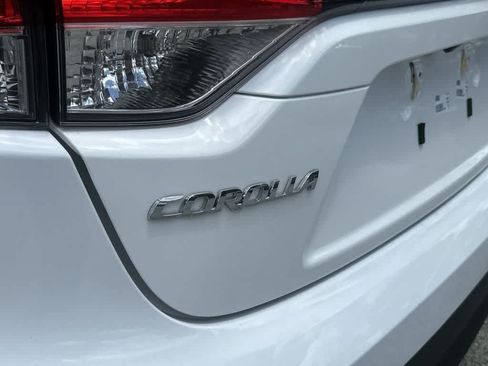 Used 2024 Toyota Corolla LE FWD image 11
