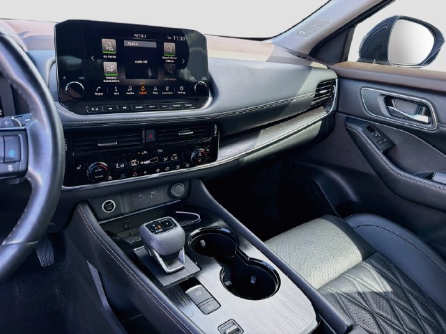 Used 2021 Nissan Rogue Platinum FWD image 28