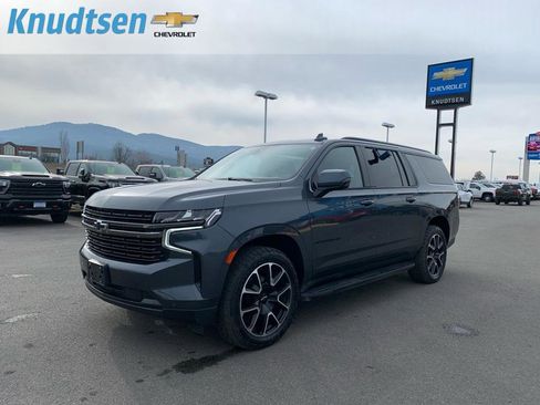 Used 2021 Chevrolet Suburban RST w/ Luxury Package image 3