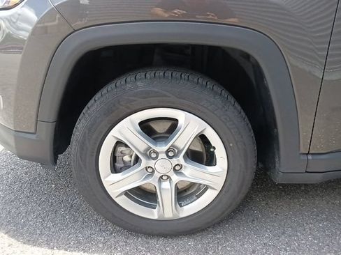 Used 2024 Jeep Compass Latitude AWD/4WD image 10