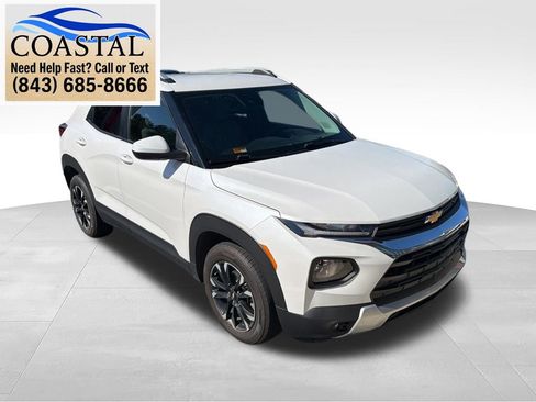 Used 2021 Chevrolet TrailBlazer LT w/ Convenience Package FWD image 4