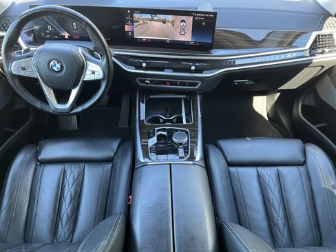Used 2023 BMW X7 xDrive40i image 3
