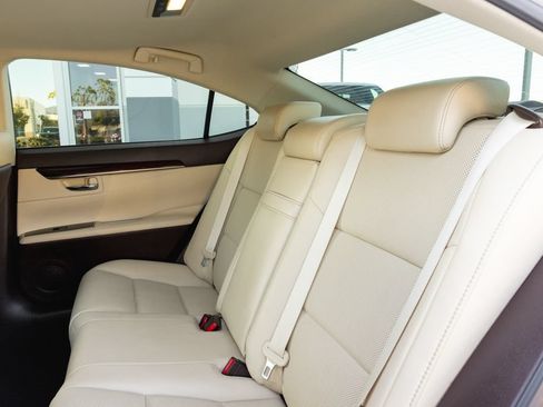 Used 2018 Lexus ES 350 w/ Premier Package FWD image 26