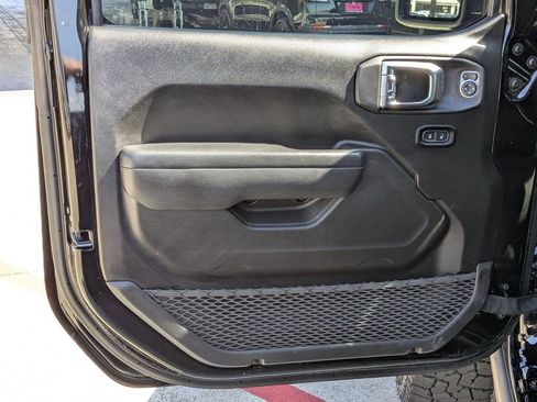 Used 2025 Jeep Gladiator Rubicon AWD/4WD image 12