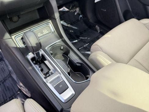 Used 2023 Subaru Ascent Limited w/ Technology Package AWD/4WD image 18