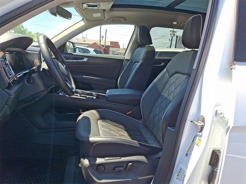 Used 2024 Volkswagen Atlas SEL Premium R-Line image 13