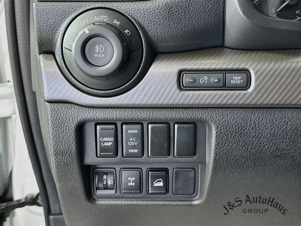 Used 2024 Nissan Titan PRO-4X w/ Pro-4x Utility Package AWD/4WD image 10