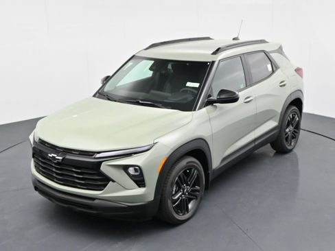New 2026 Chevrolet TrailBlazer LT w/ Midnight Edition FWD image 18