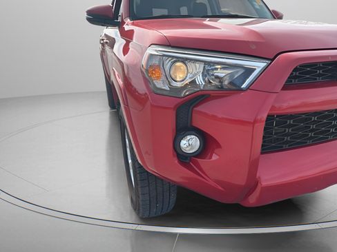 Used 2019 Toyota 4Runner SR5 Premium image 2