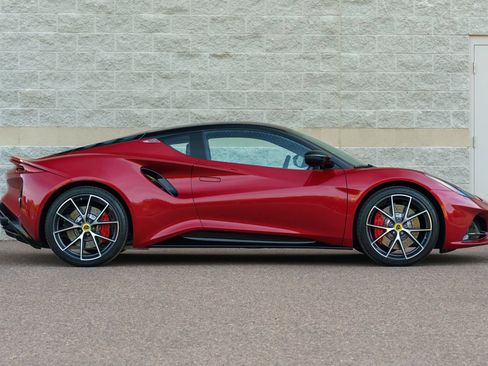 Used 2025 Lotus Emira RWD image 30