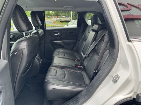 Used 2020 Jeep Cherokee Limited AWD/4WD image 9