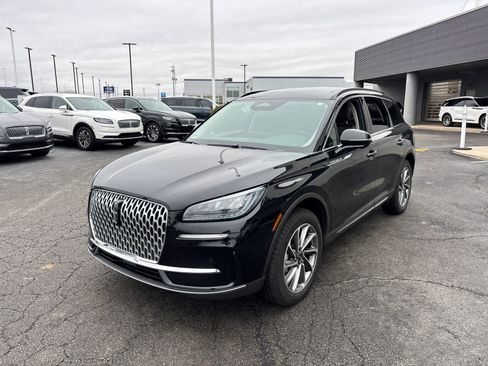 New 2026 Lincoln Corsair Premiere image 3